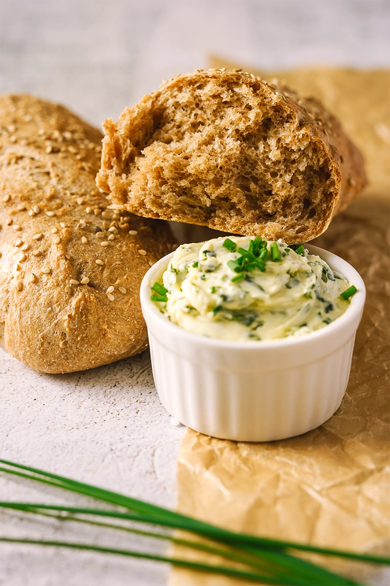 Foodfoto Baguette und Kräuterbutter